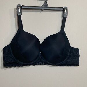 Torrid Curves Smooth Molded Underwire Bra with Lace Band in Black Sz 48B